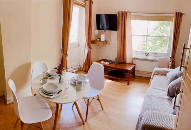 1 Bedroom Apartment with Balcony