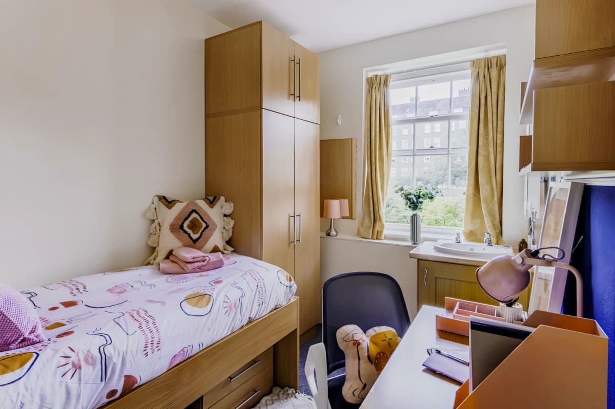 Goldsmiths House Camden image 2