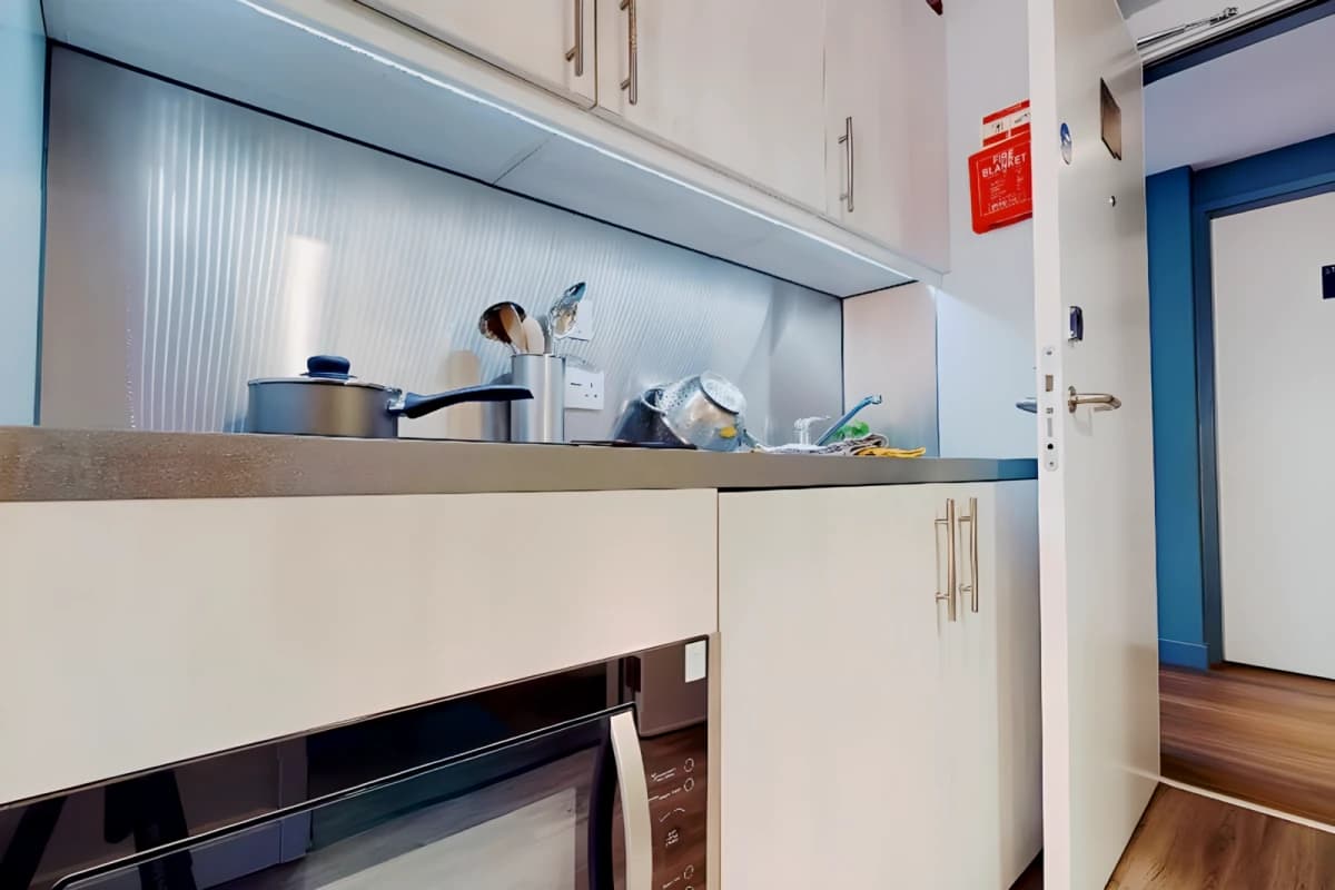 Gob IQ Aldgate Residence image 2