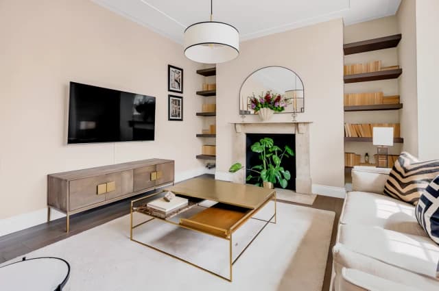 Stylish 2 Bed Apartment
