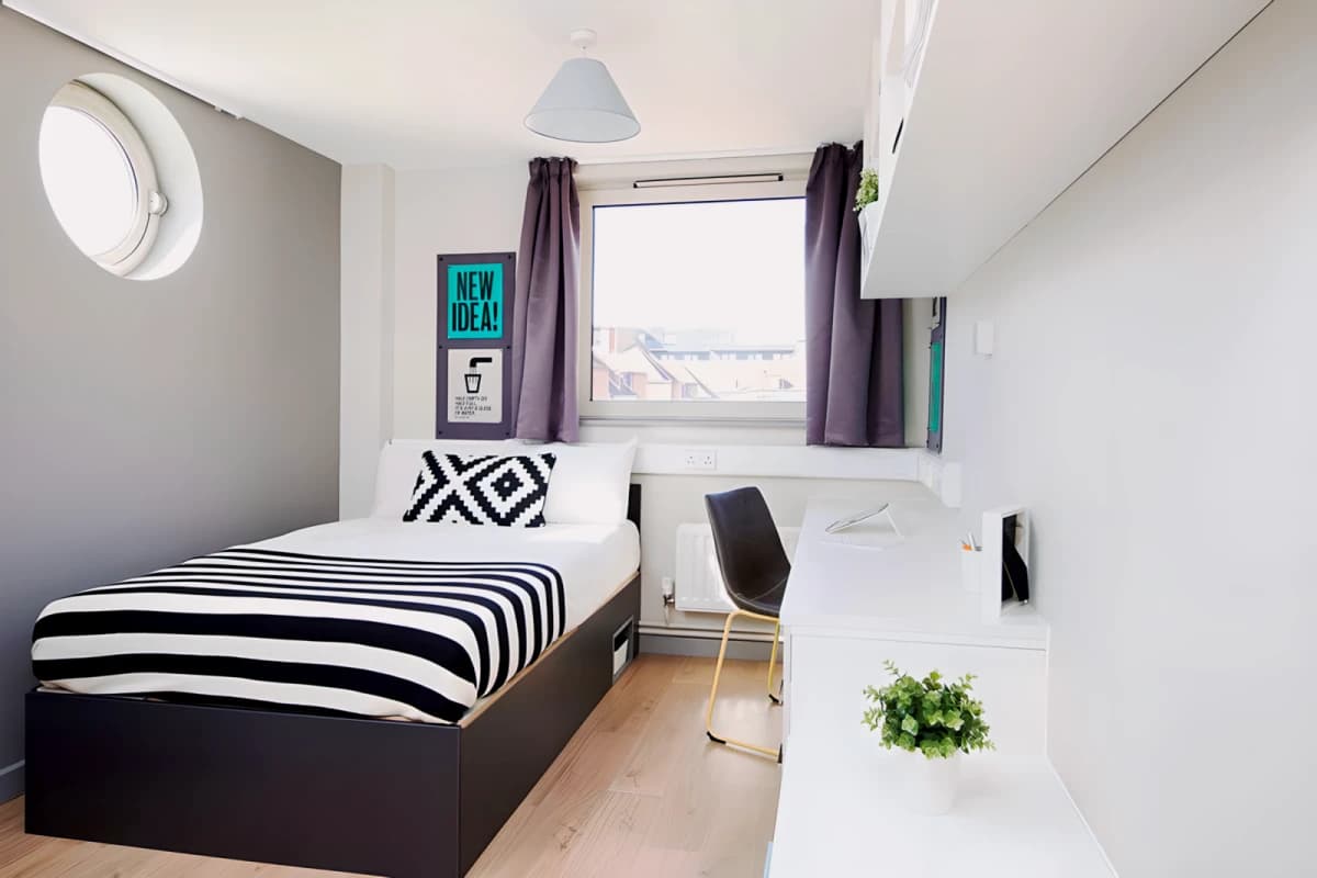 Gob East Central House image