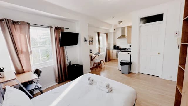 Private Studio With Balcony