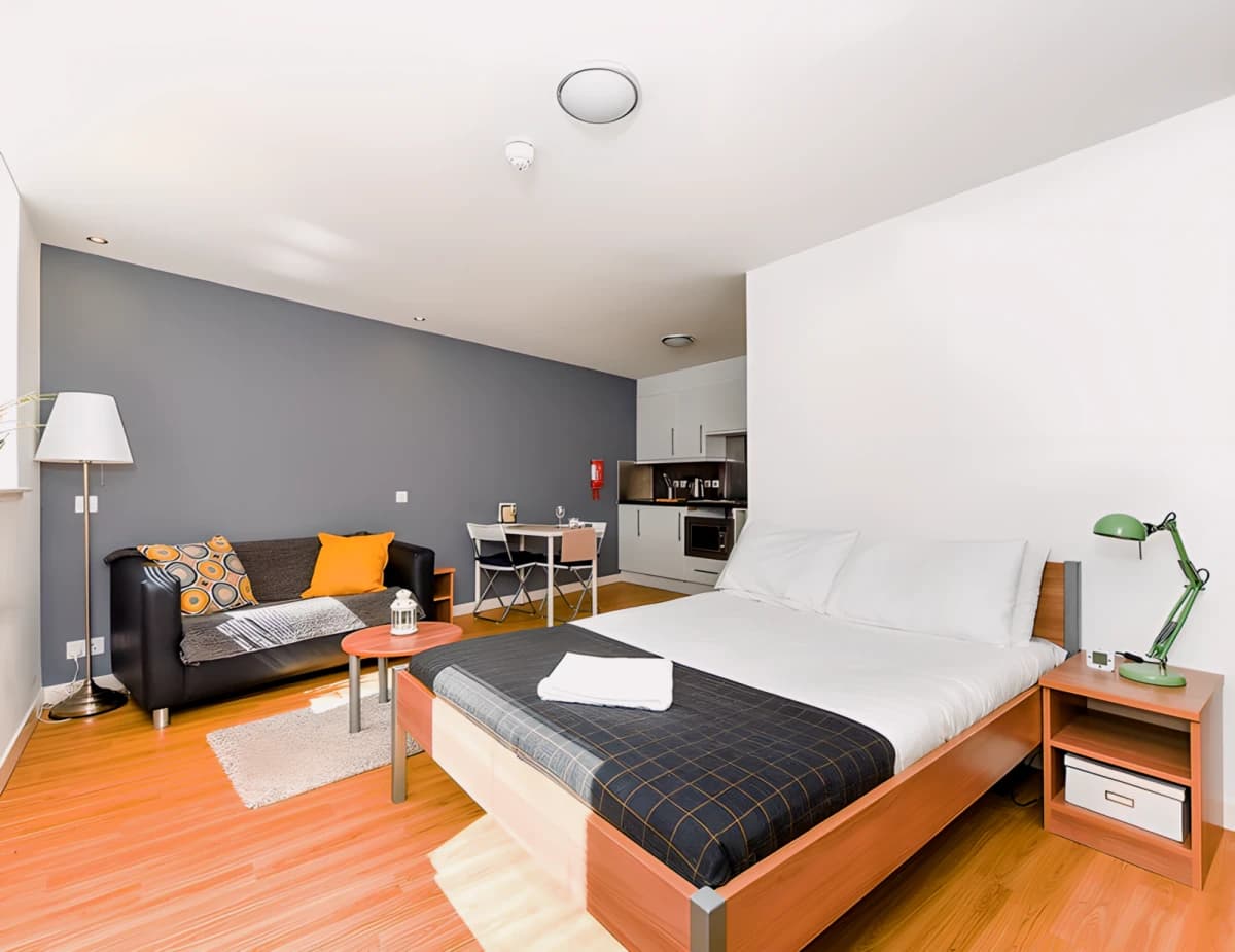 Panmure Court image