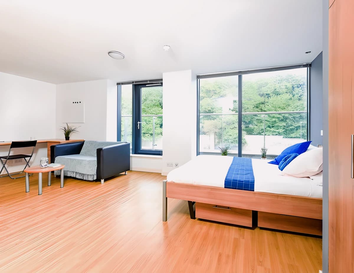 Panmure Court image