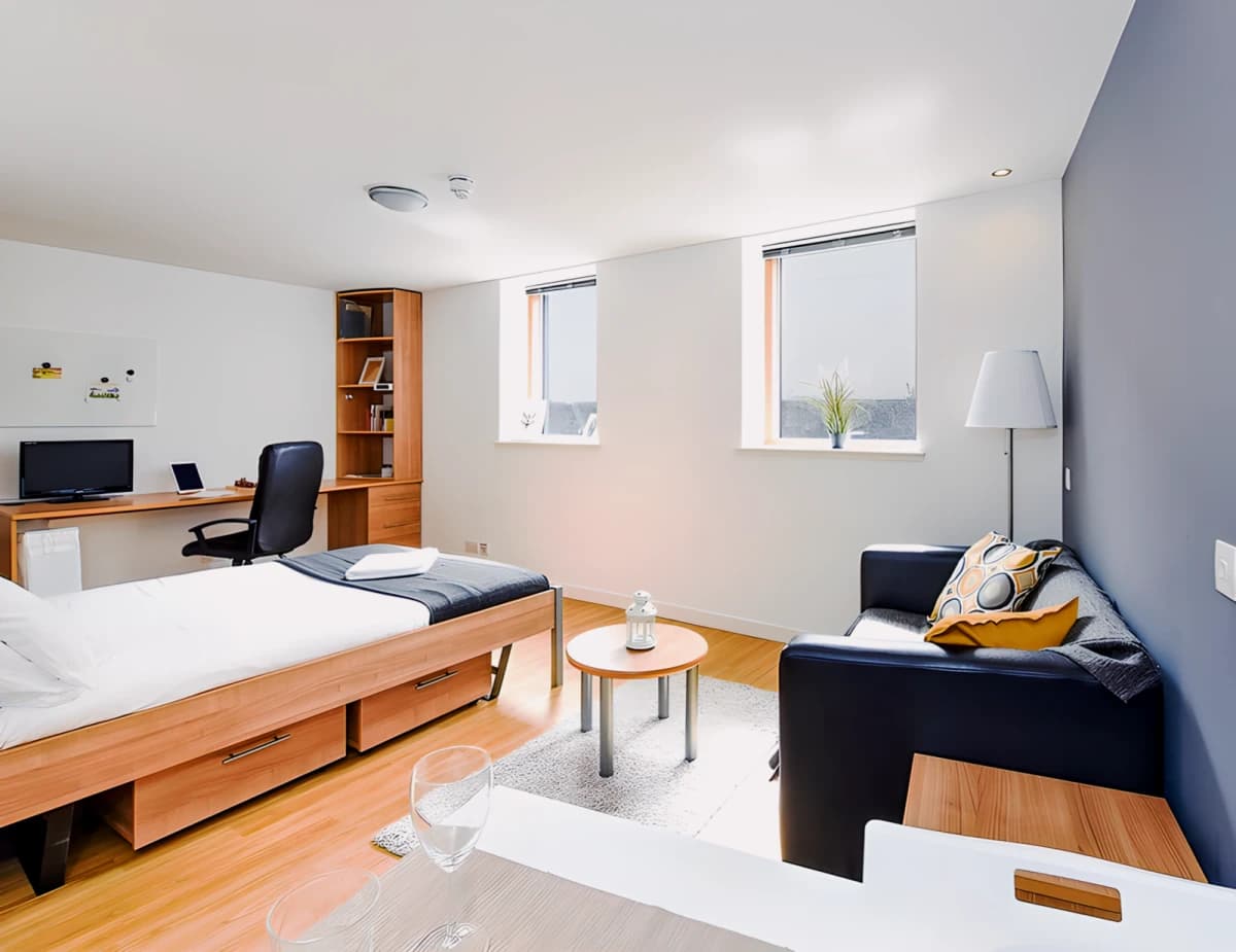 Panmure Court image