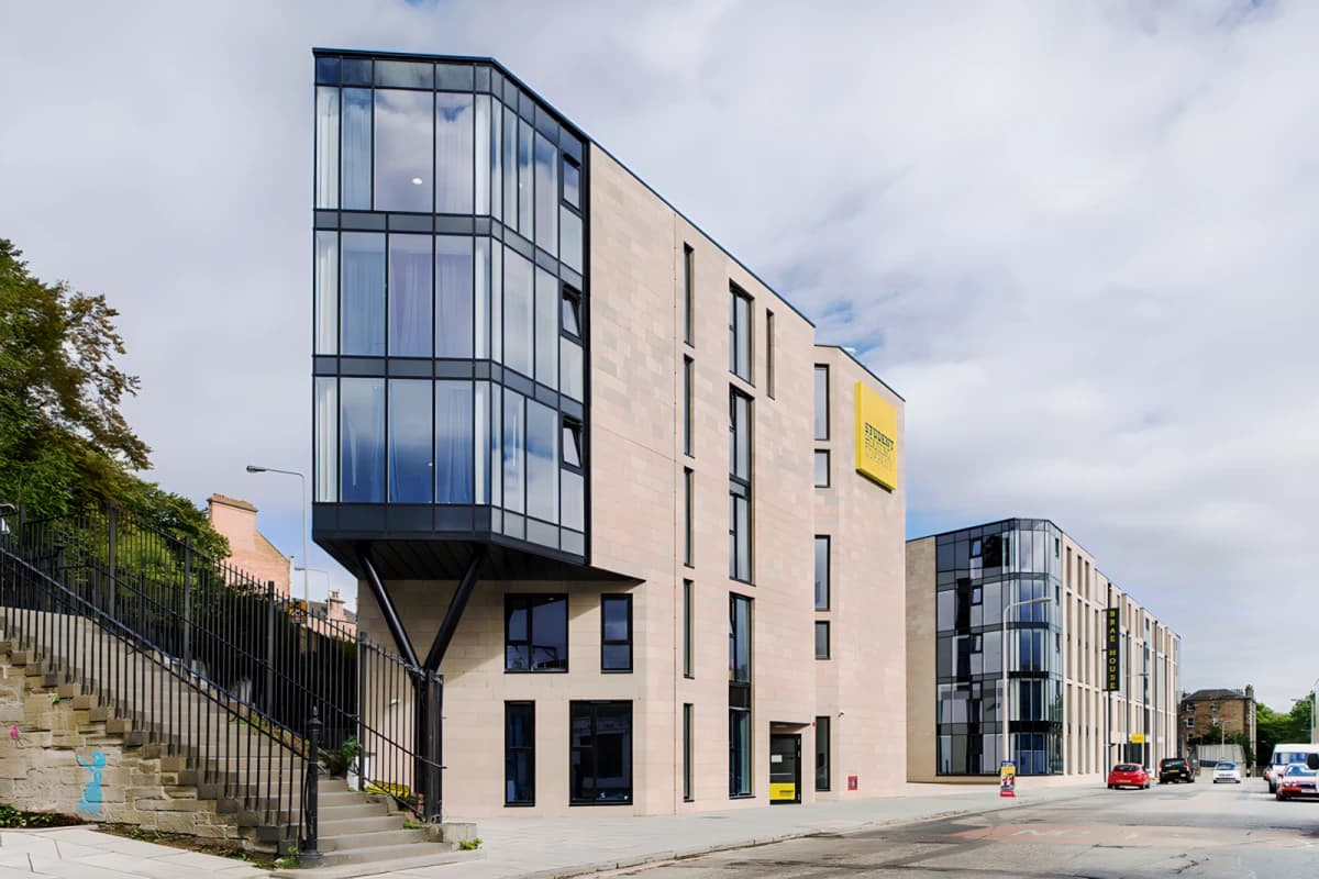 Brae House image 2