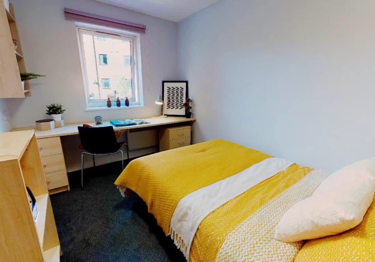 iQ Fiveways House image
