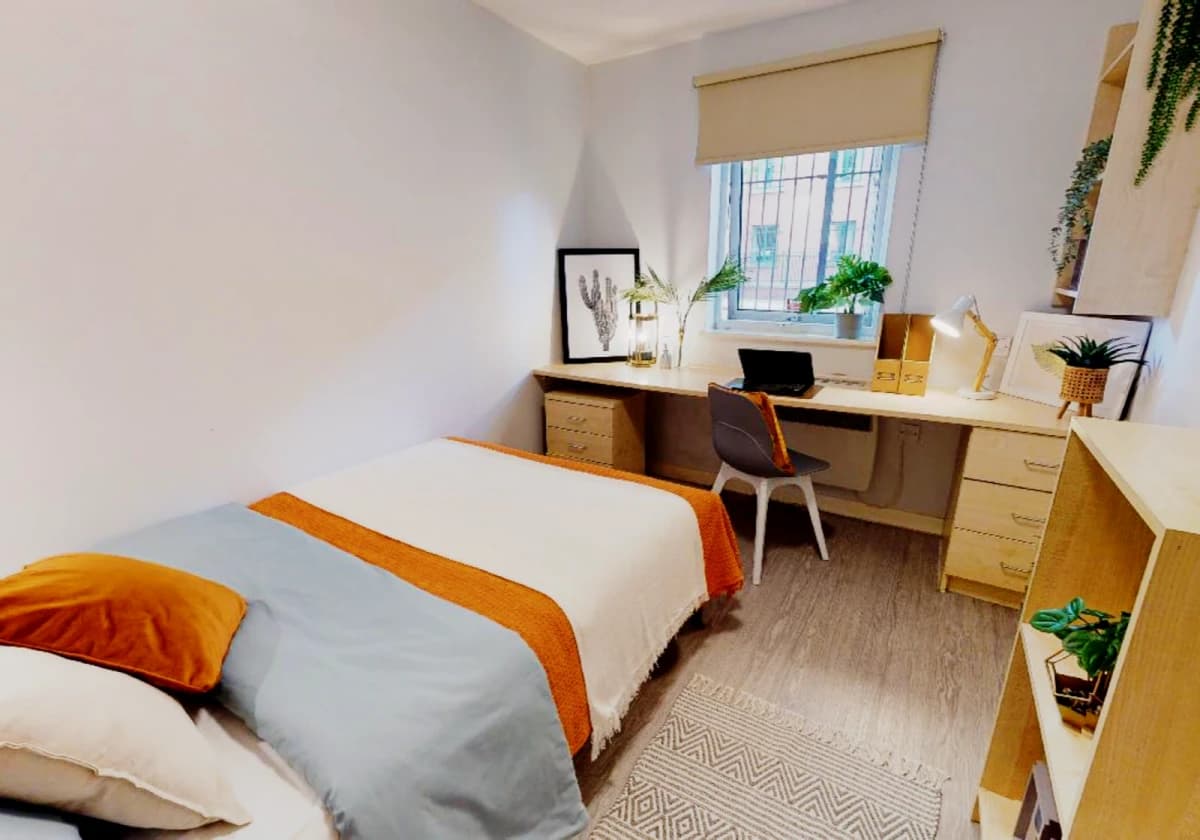 iQ Fiveways House image