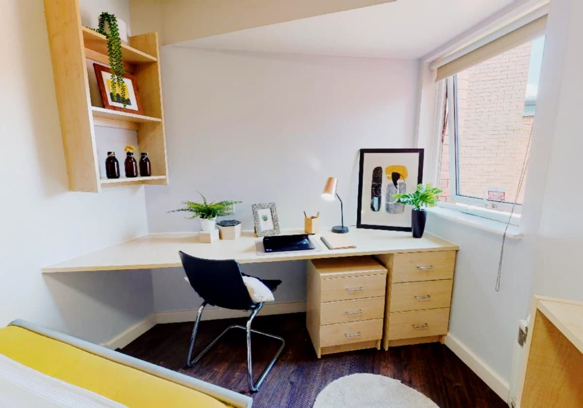 iQ Fiveways House image