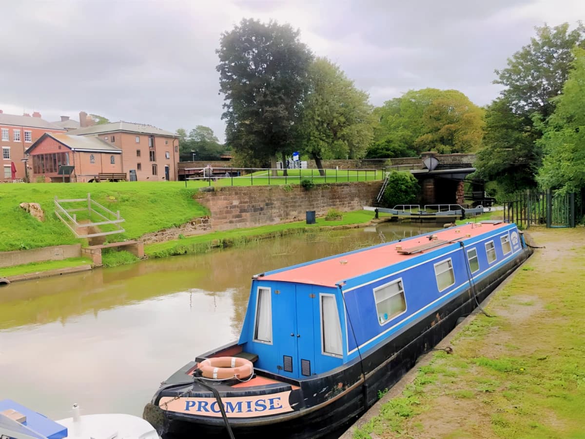 Waterside Court image 3