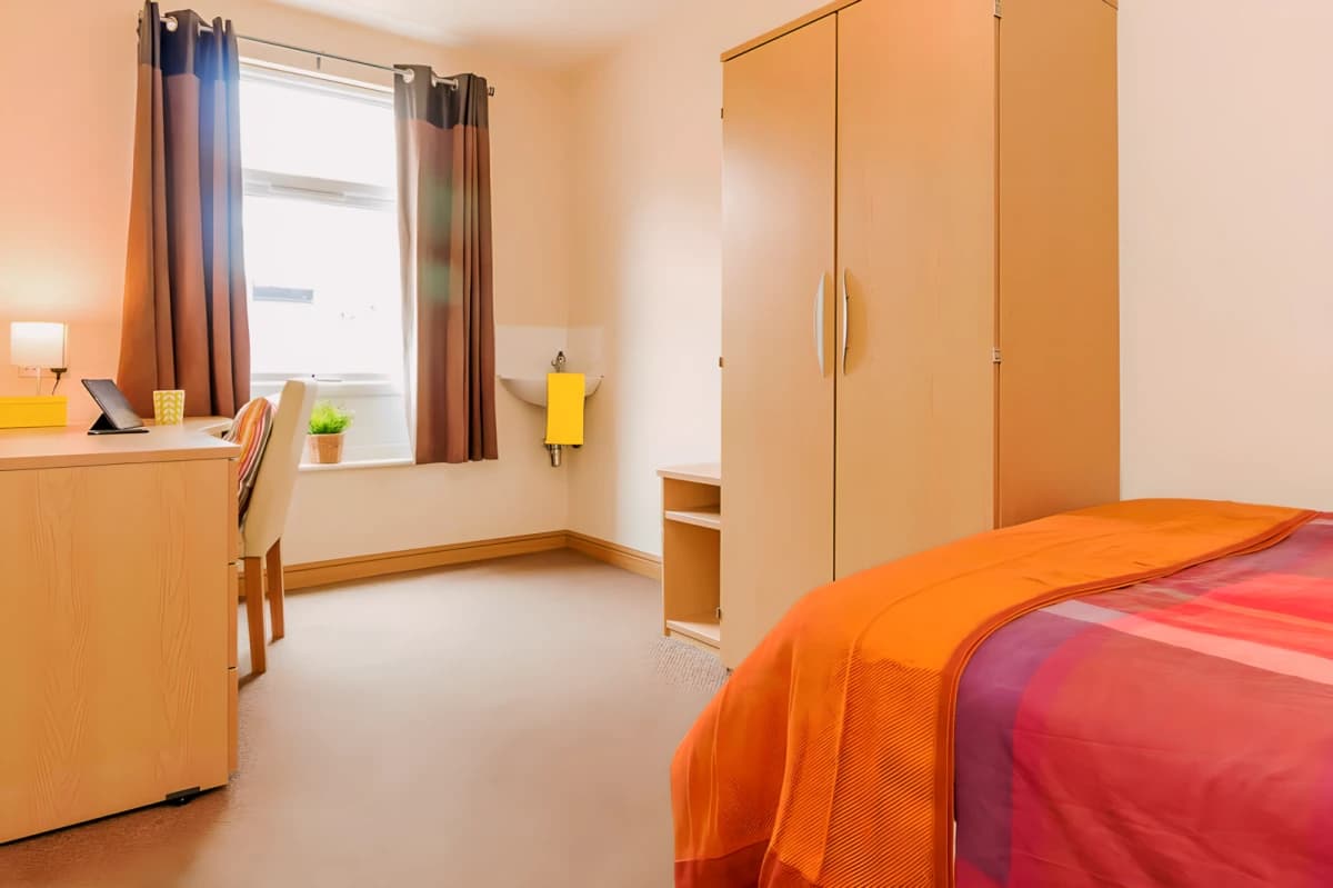 Cromwell Court image