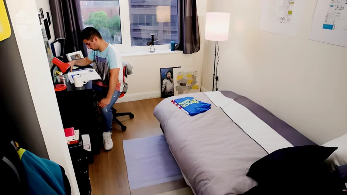 Apex Heights image