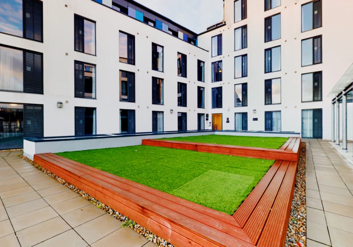 Outdoor Features