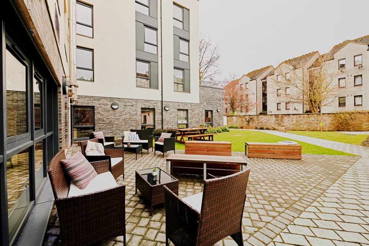 Outdoor Features