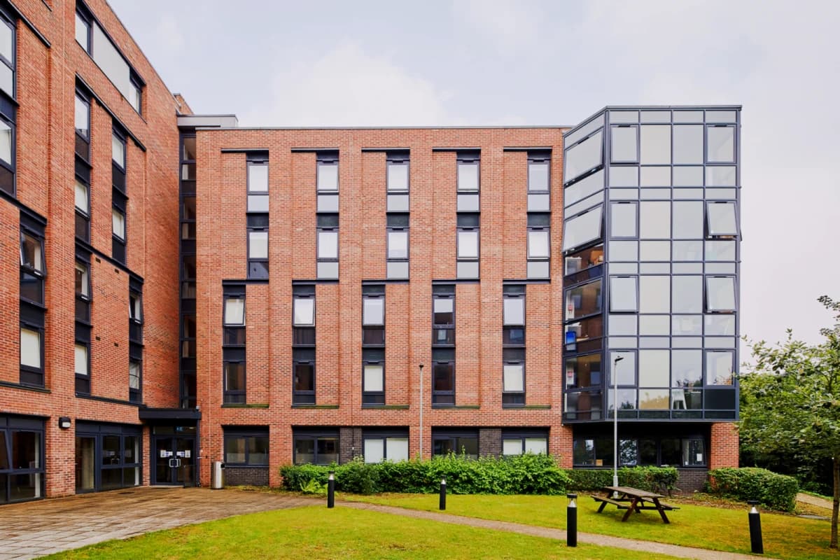 Riverside Way image 2
