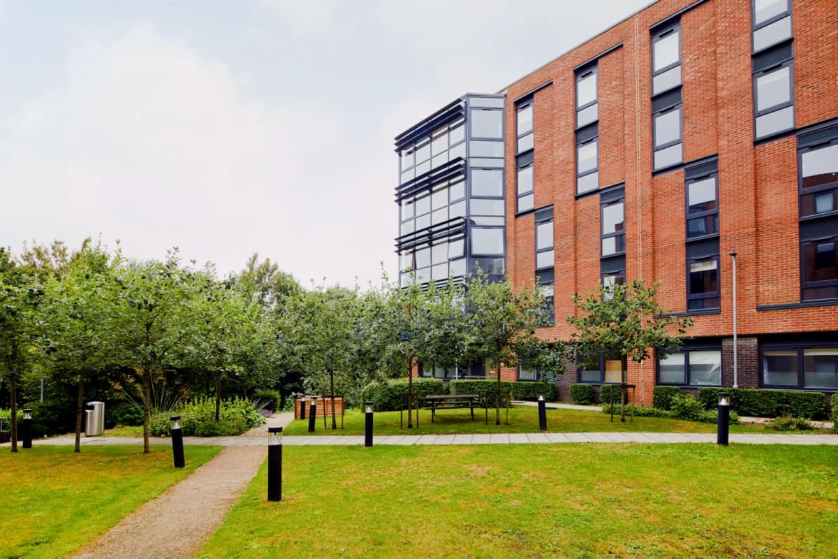 Riverside Way