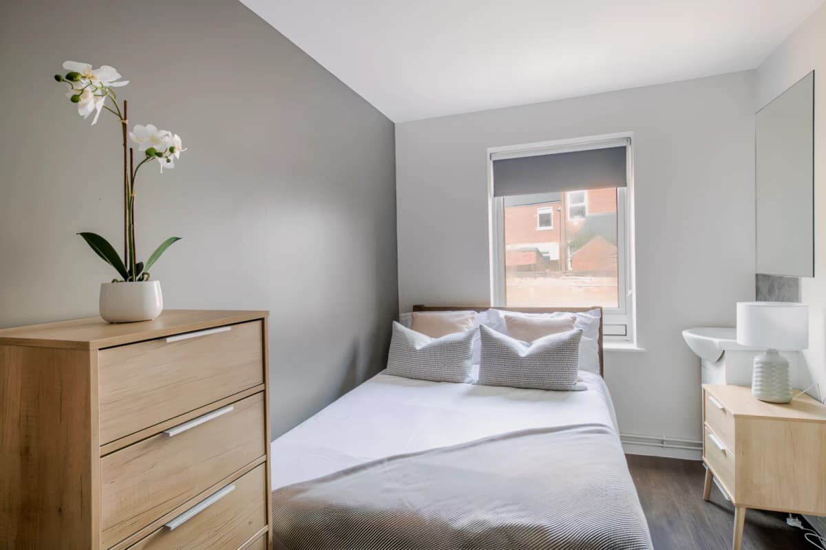 Flat 2, 4 Rob Roy House