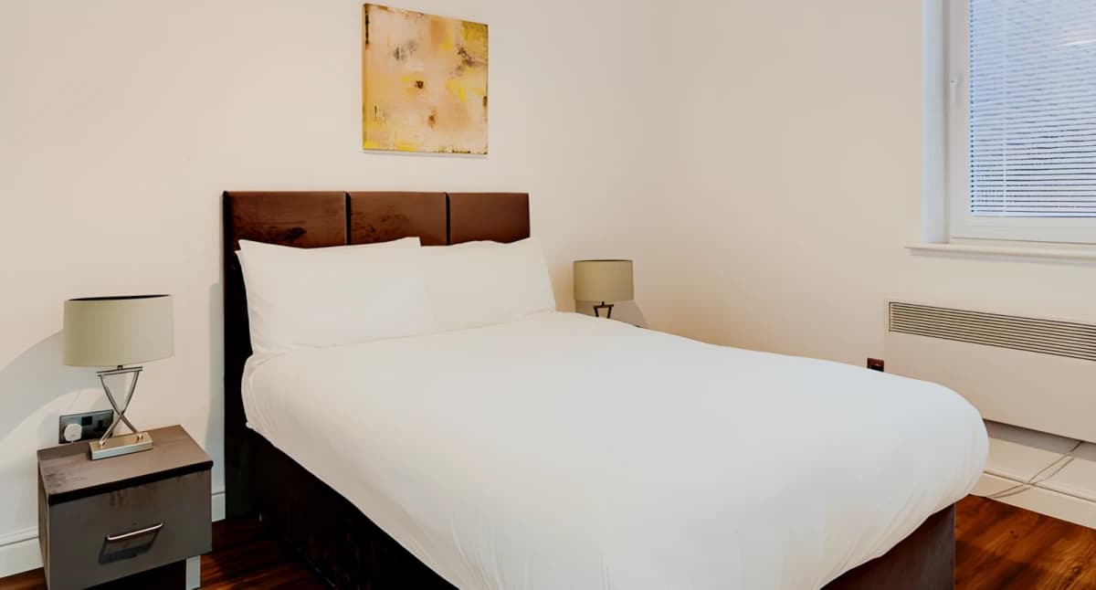 Swindon Serviced Apartments image
