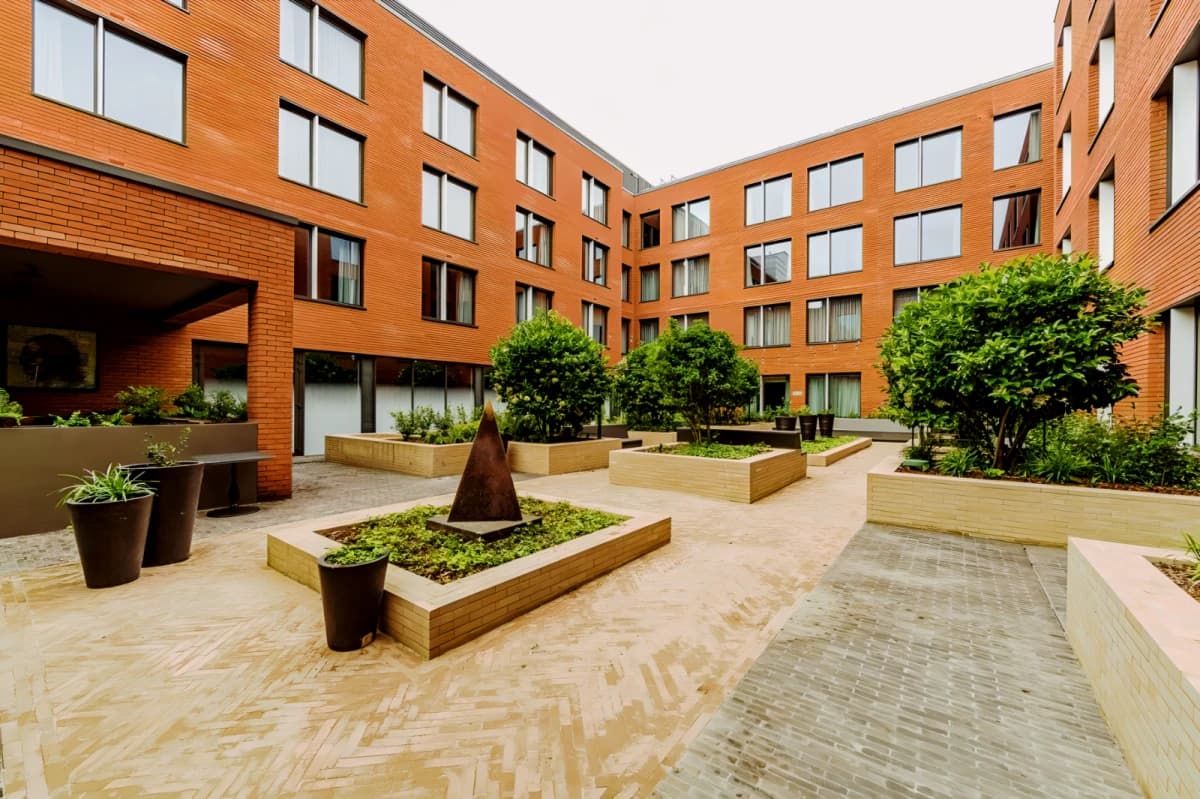Outdoor Features