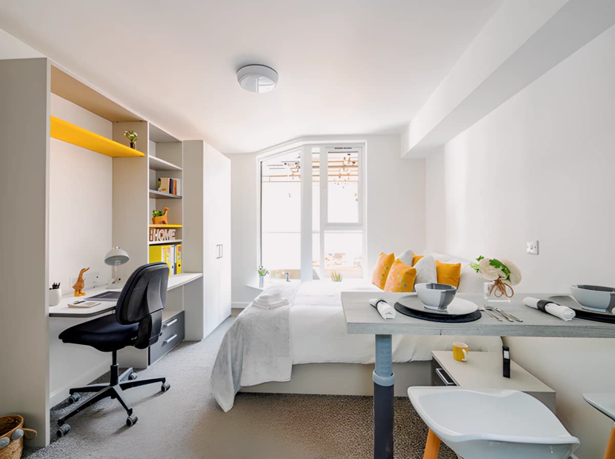 3-6 Cable Street LA1