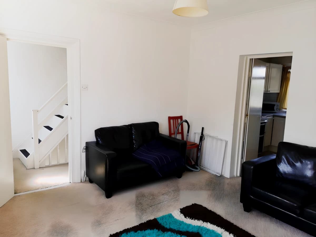 2 Bed Upper Maisonette Flat image 5