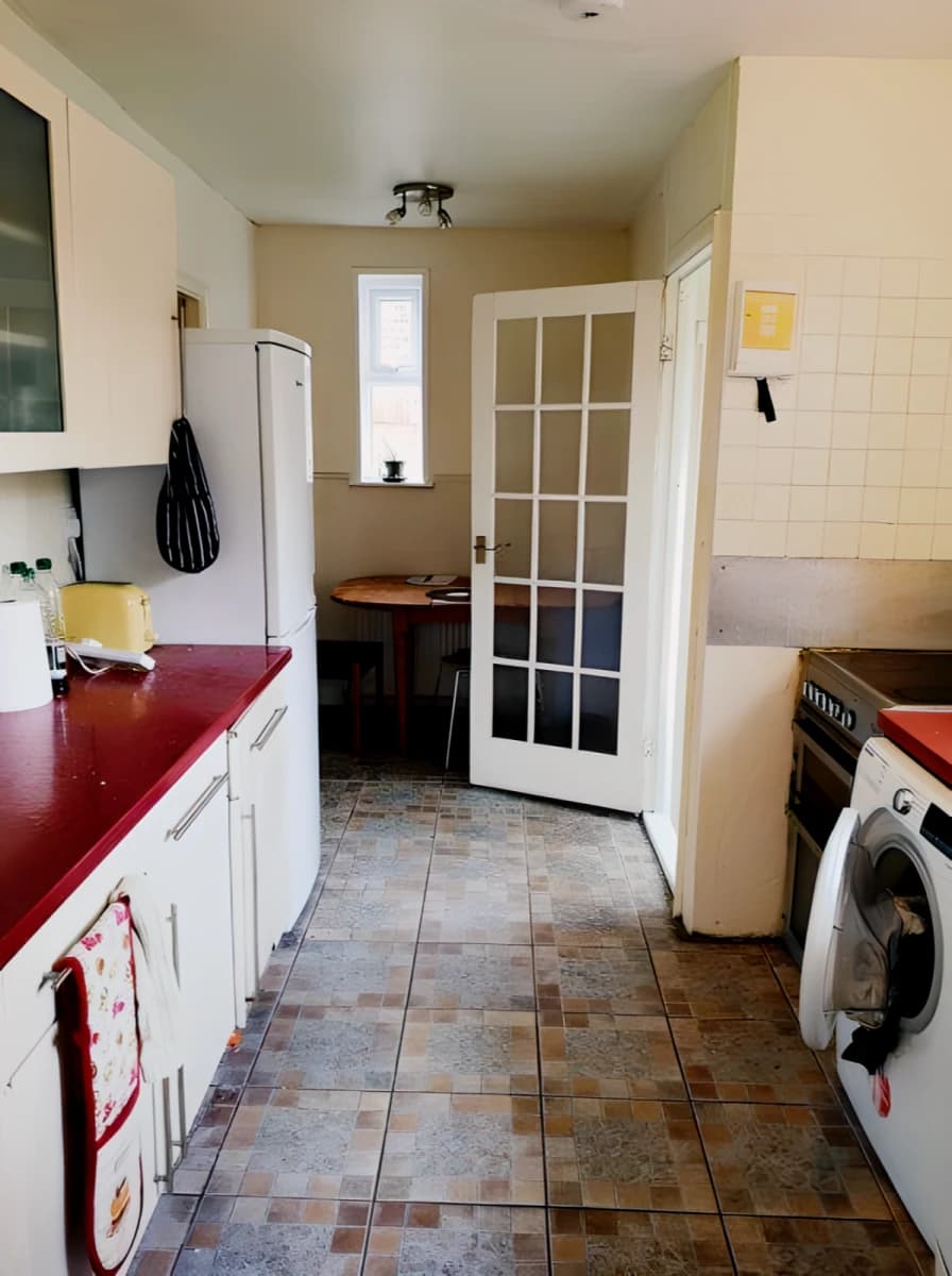 4 Bed Semi HMO House image