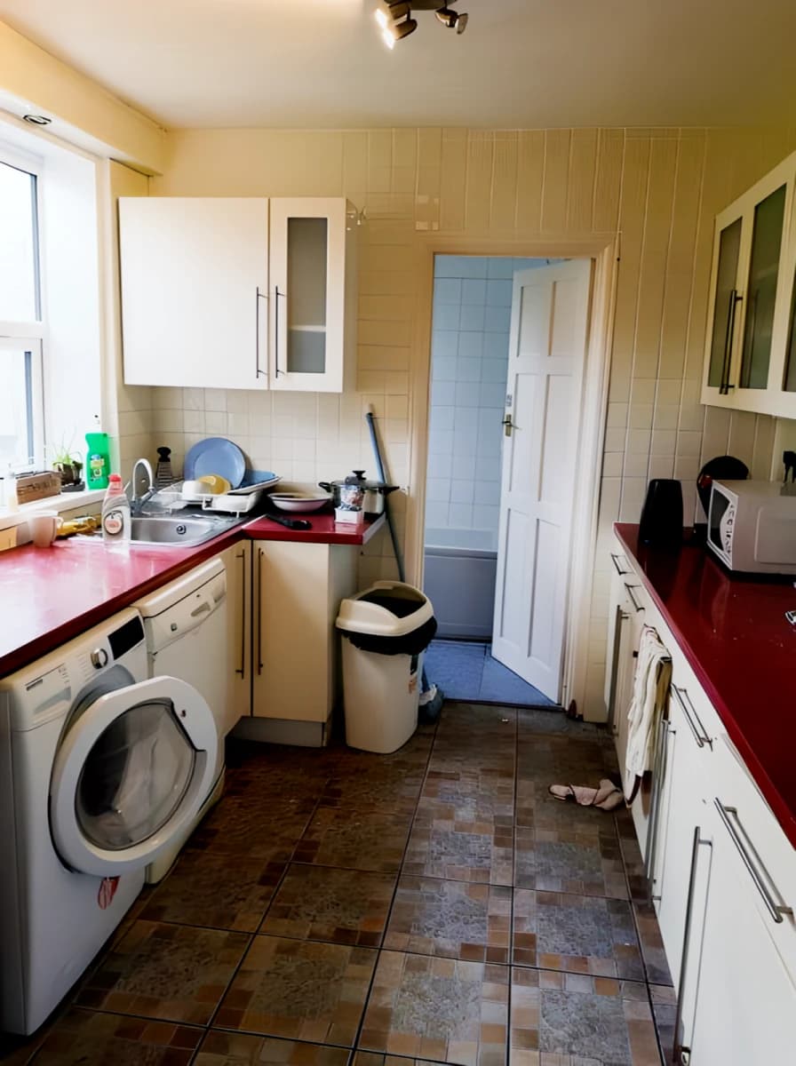 4 Bed Semi HMO House image