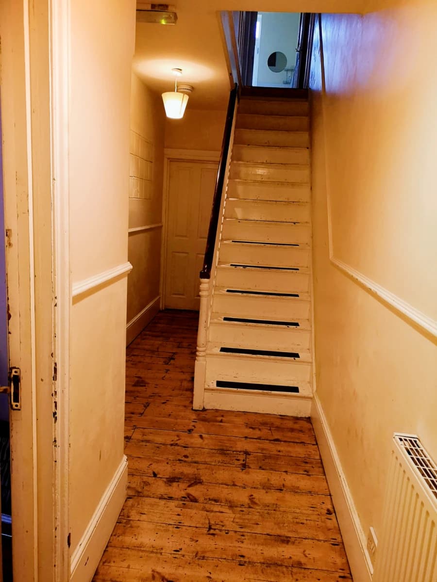 8 bed terraced HMO house image 3