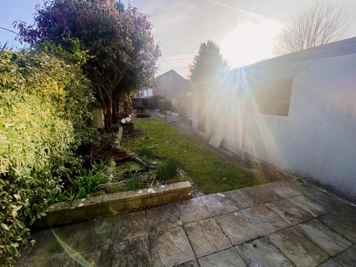 4 Beds Semi-detached House image