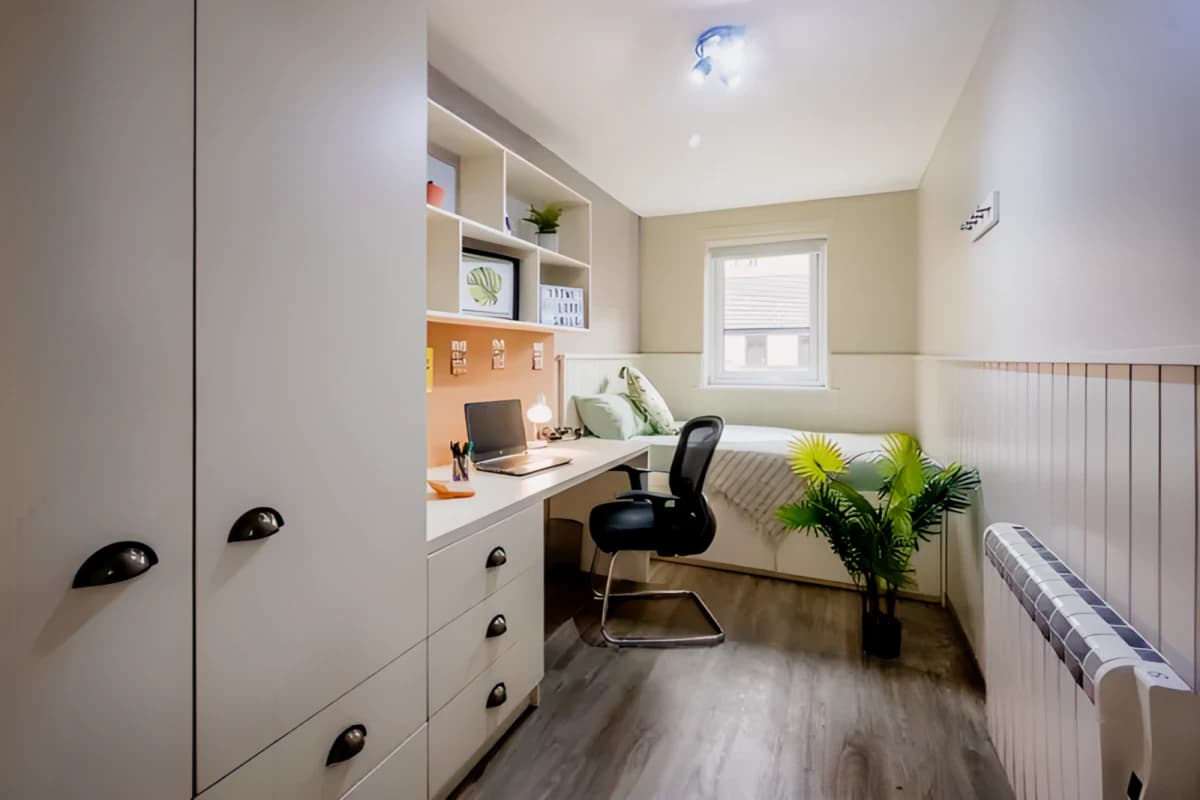 6 Bed Townhouse Standard