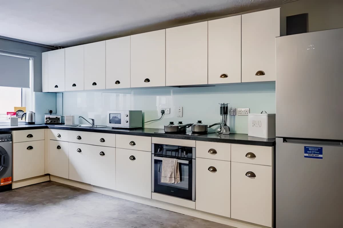 6 Bed Townhouse Standard