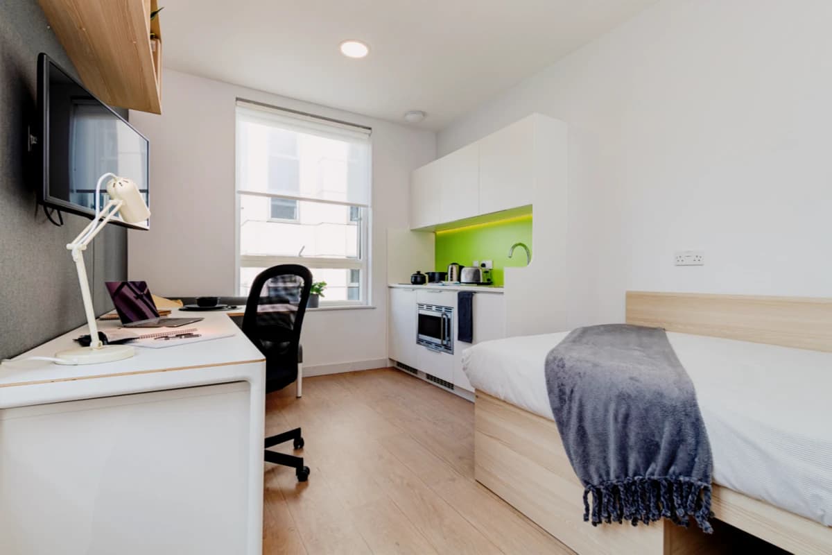 Premium Plus Studio