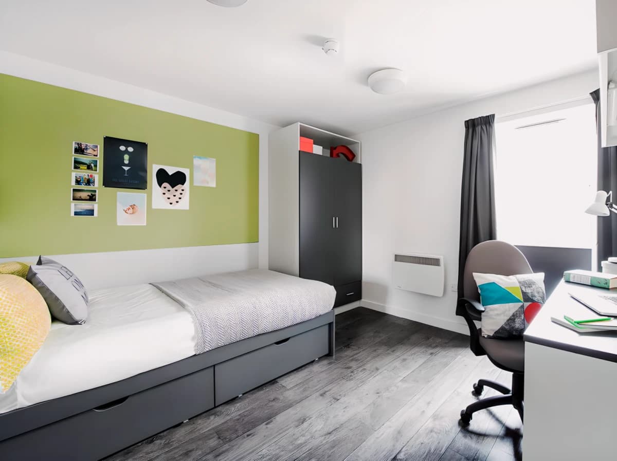 Crescent Place image 5