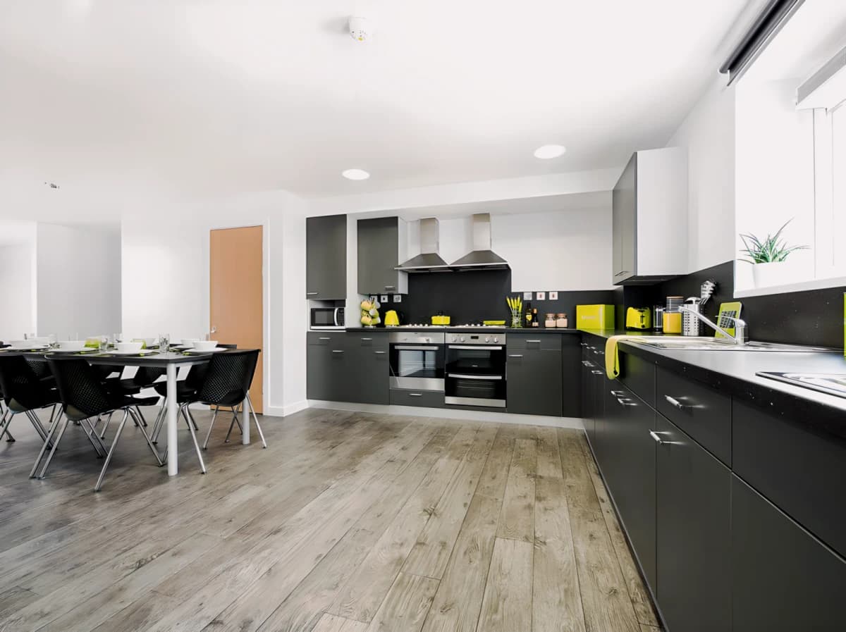 Crescent Place image