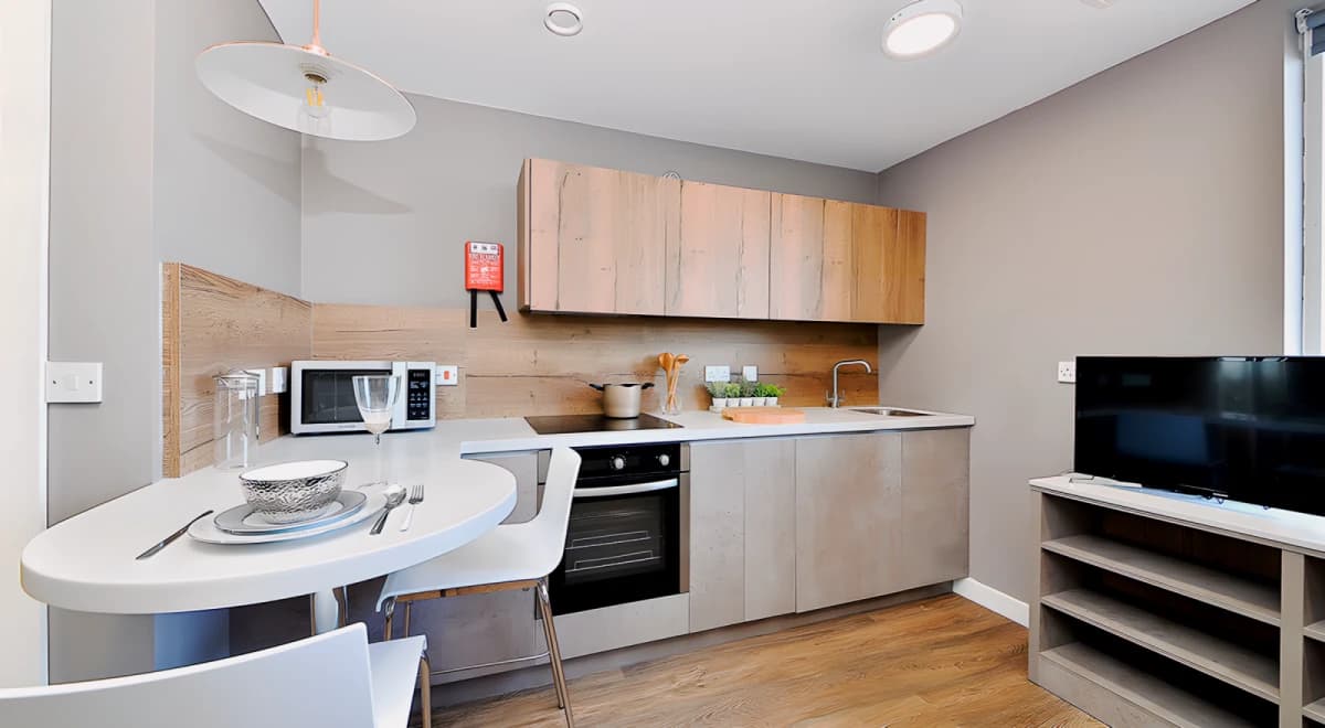 800 Bristol Road image