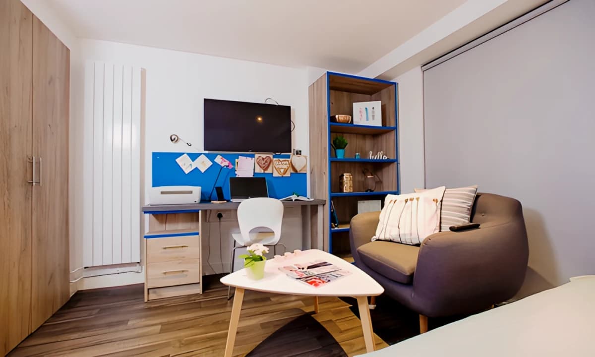 Edge Apartments image