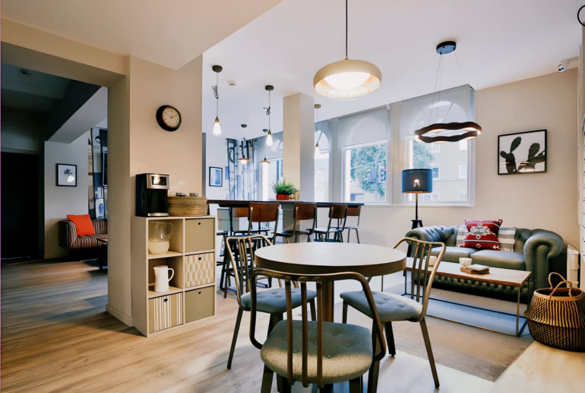 Classic 3-4 Bed Apartment