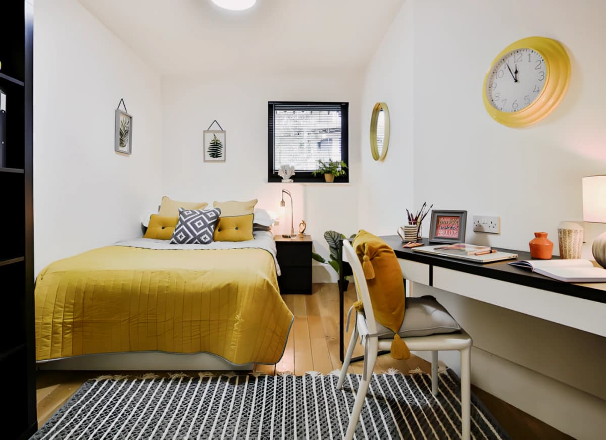 Classic 4 Bed Apartment