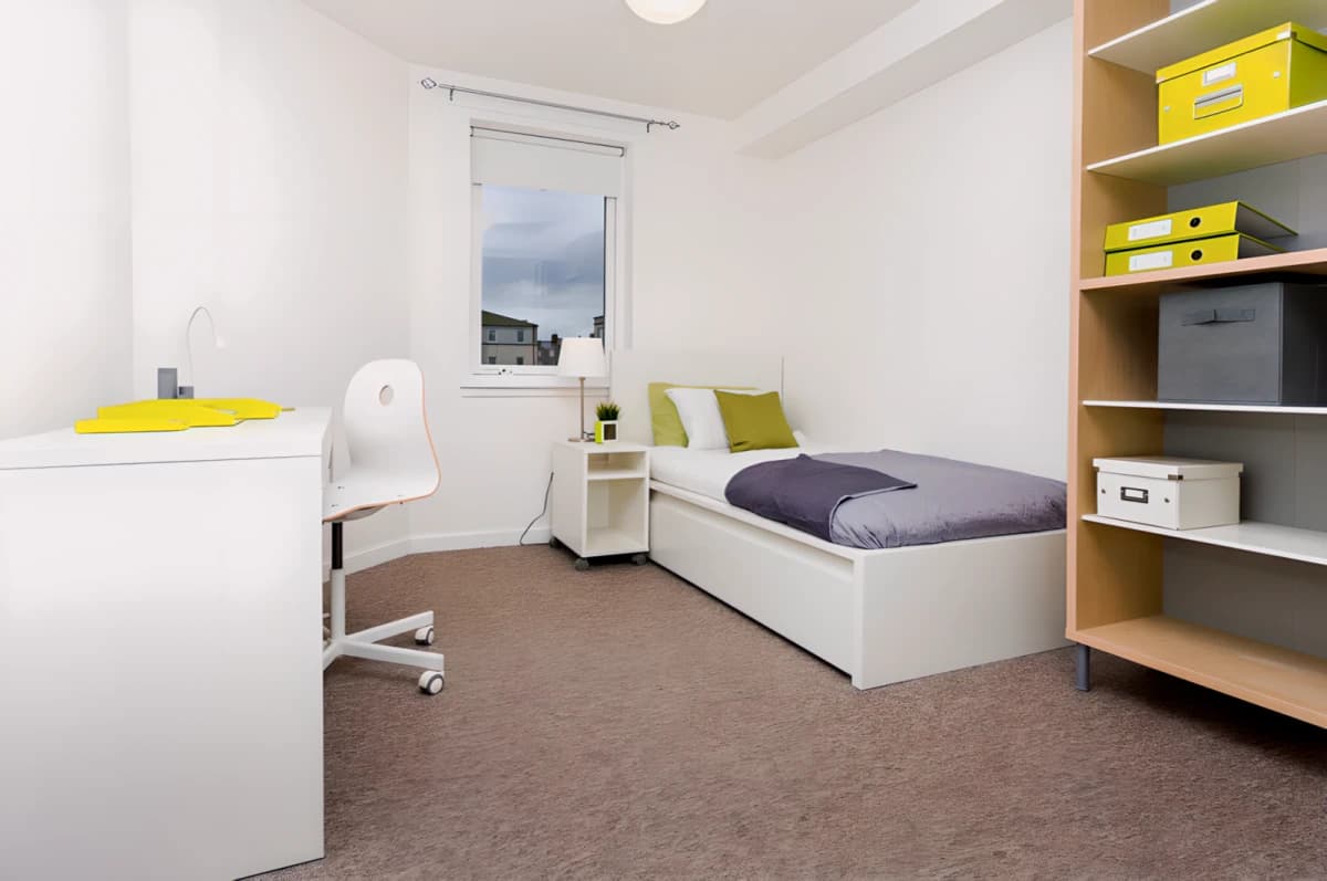 Standard – 3 Bed Flat