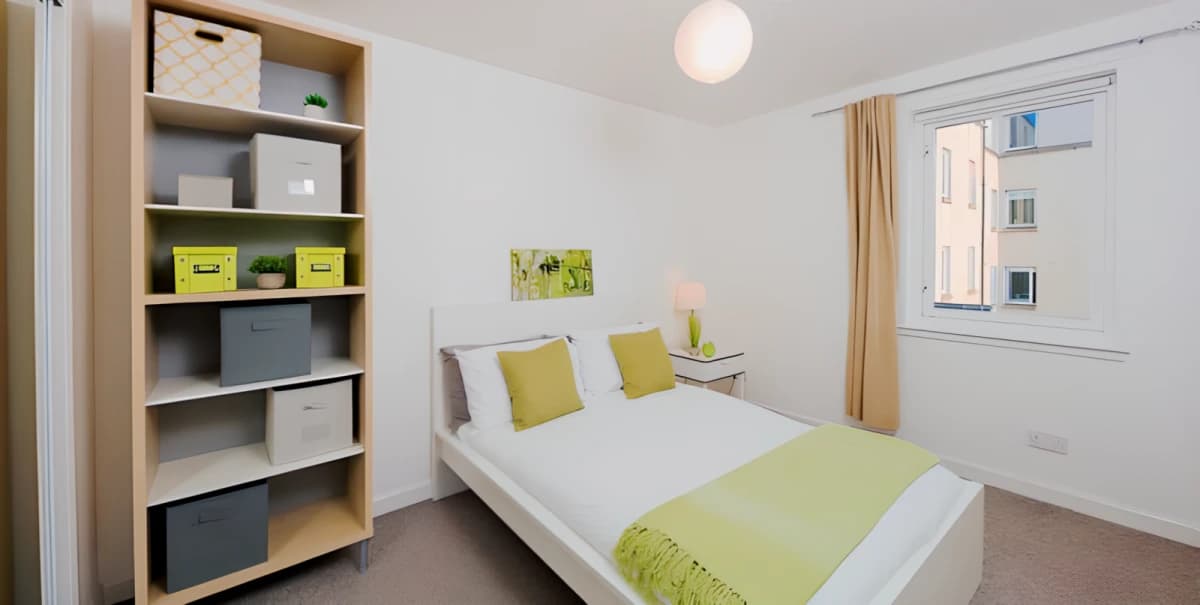 Premium – 2 Bed Maisonette With Study