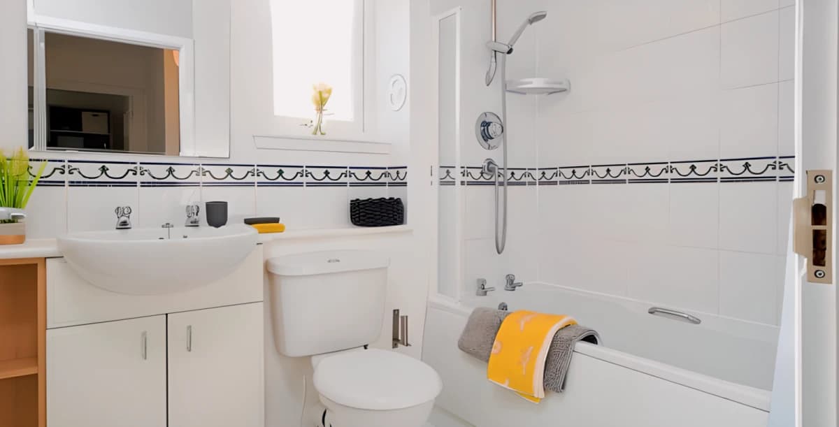 Premium – 2 Bed Maisonette With Study