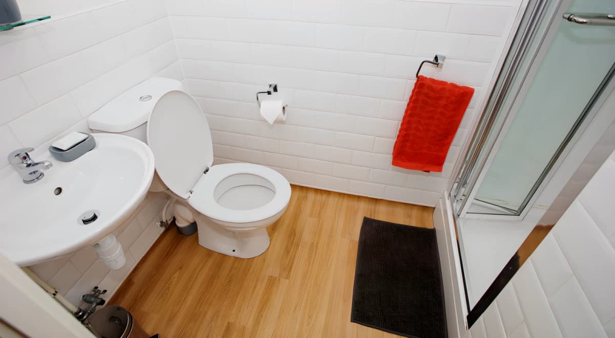 6 Bed Standard En-suite