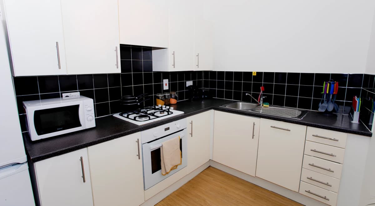 6 Bed Standard En-suite