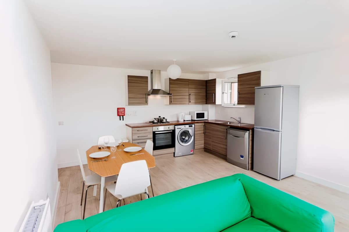 Large 2, 3 & 4 Bedroom flats