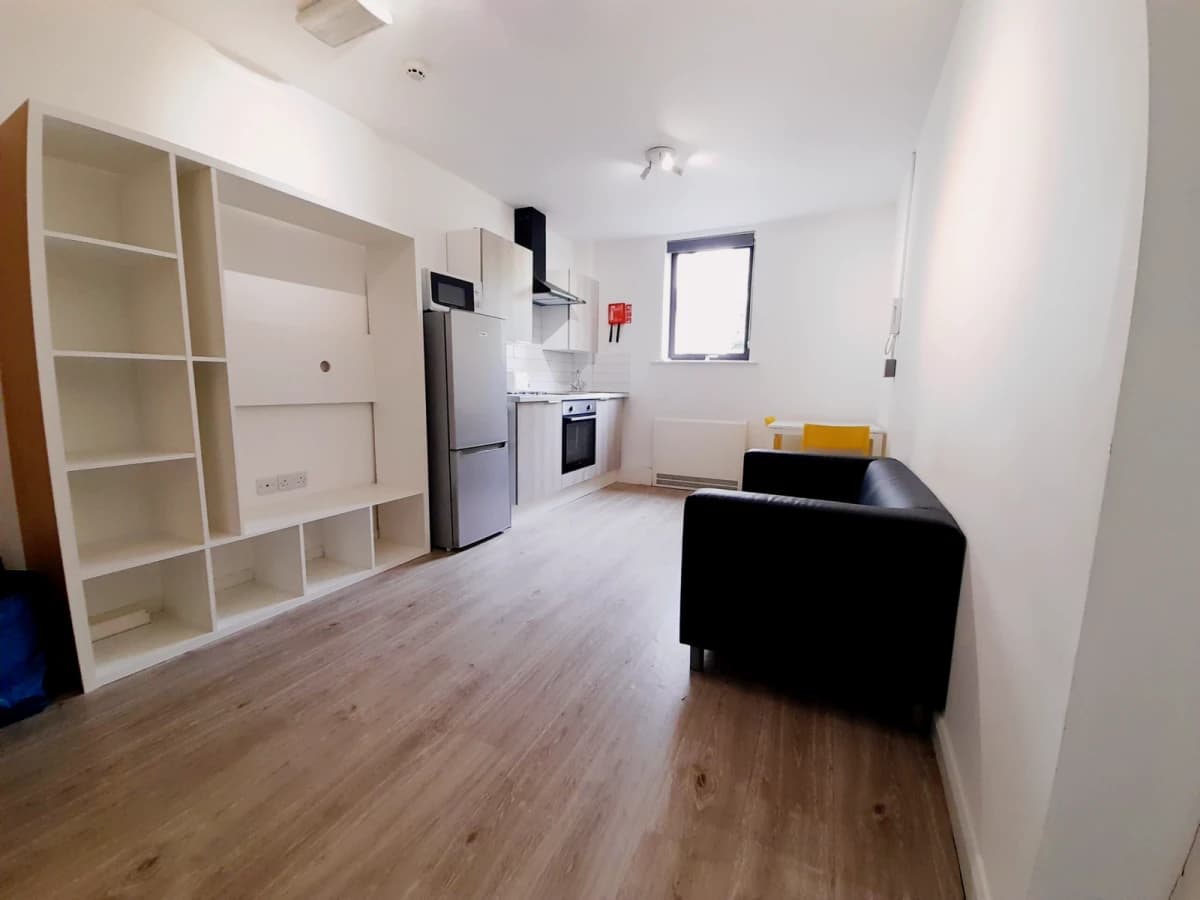 1 Bed Apartment (Large)