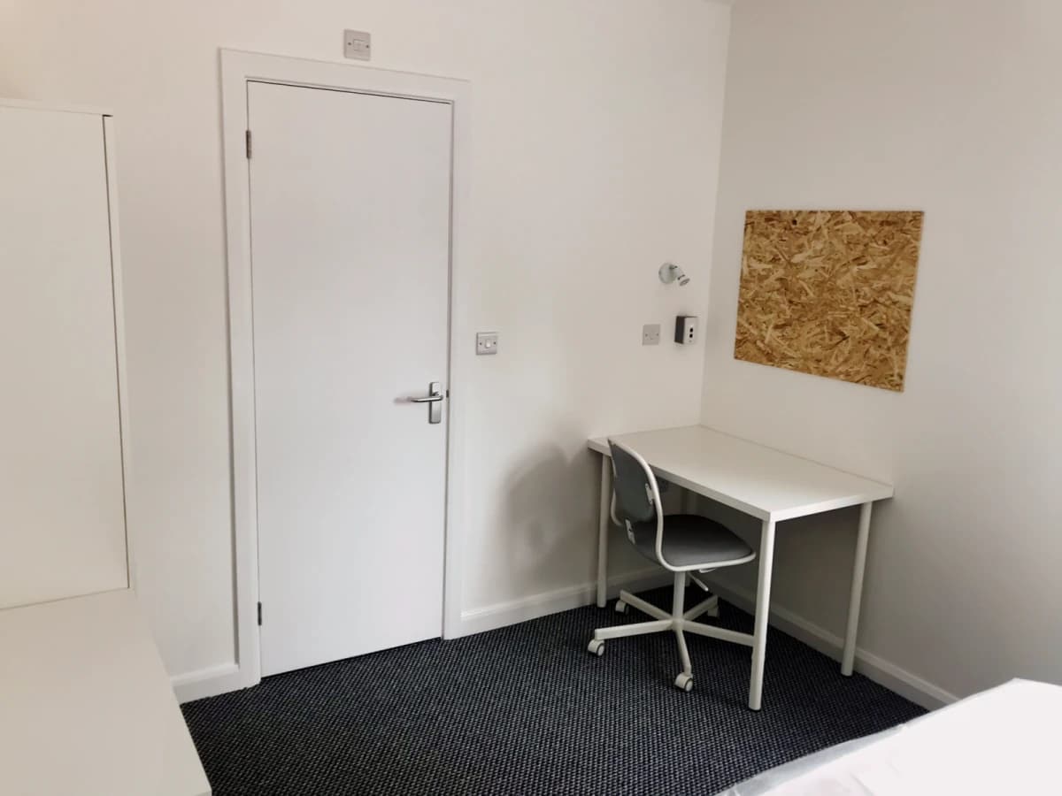 En-suite Double Room (2 Bed Apartment)