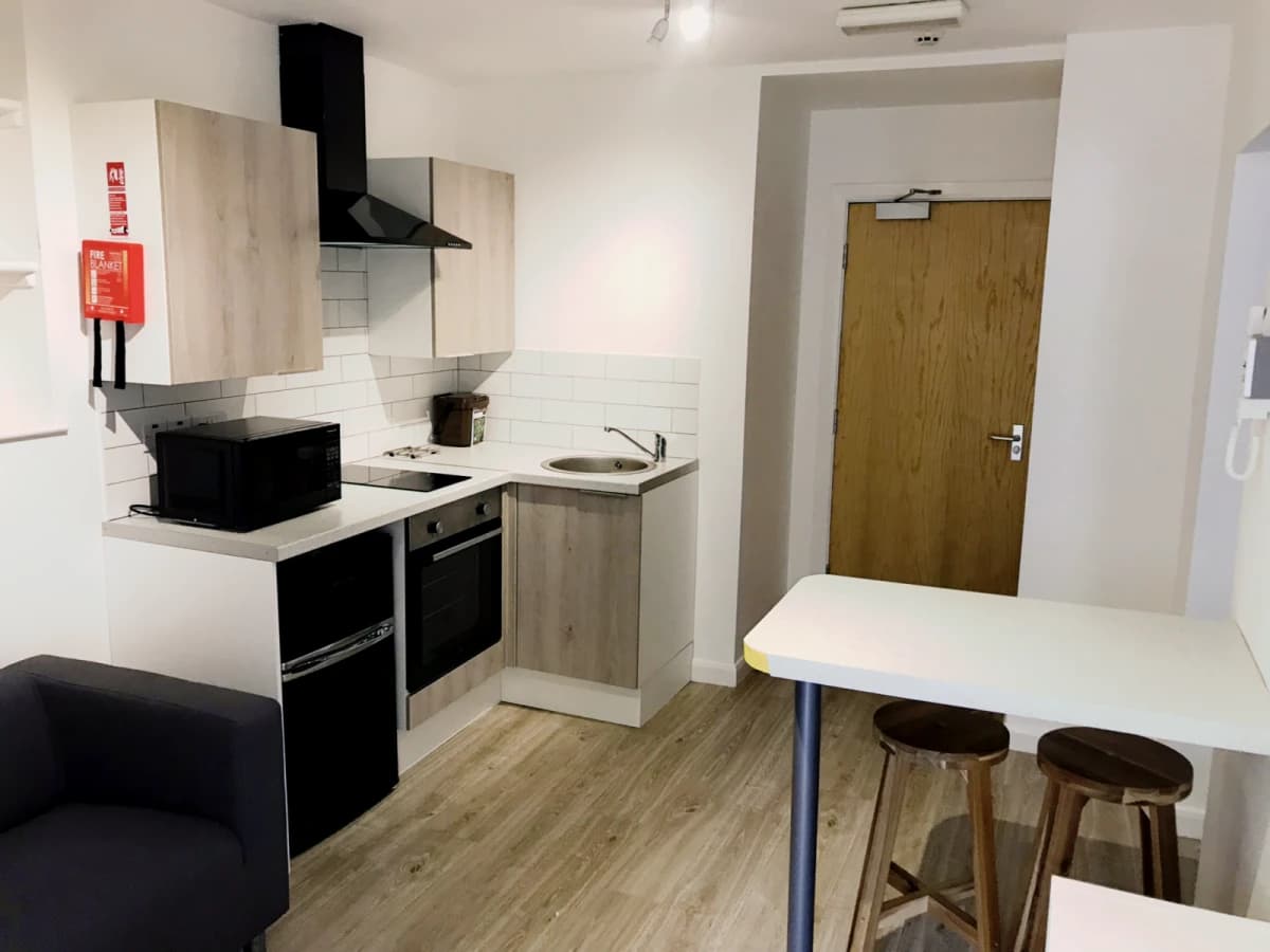 1 Bed Apartment (Large)