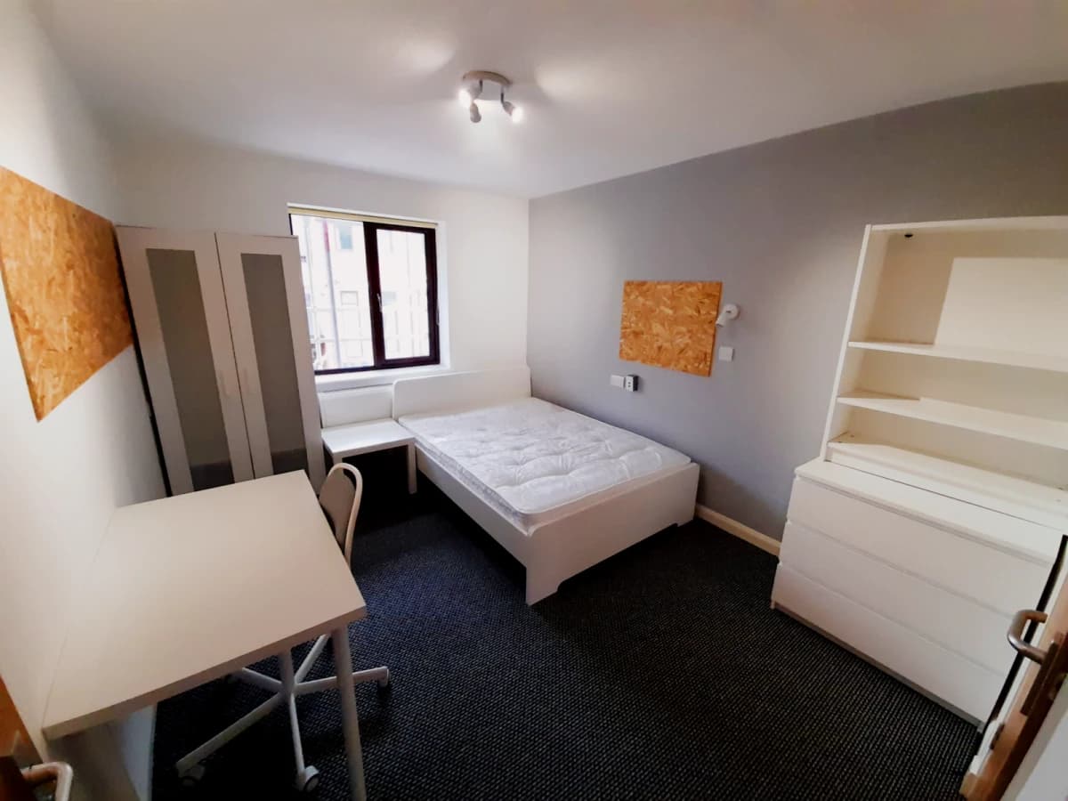 5 Bed Apartment