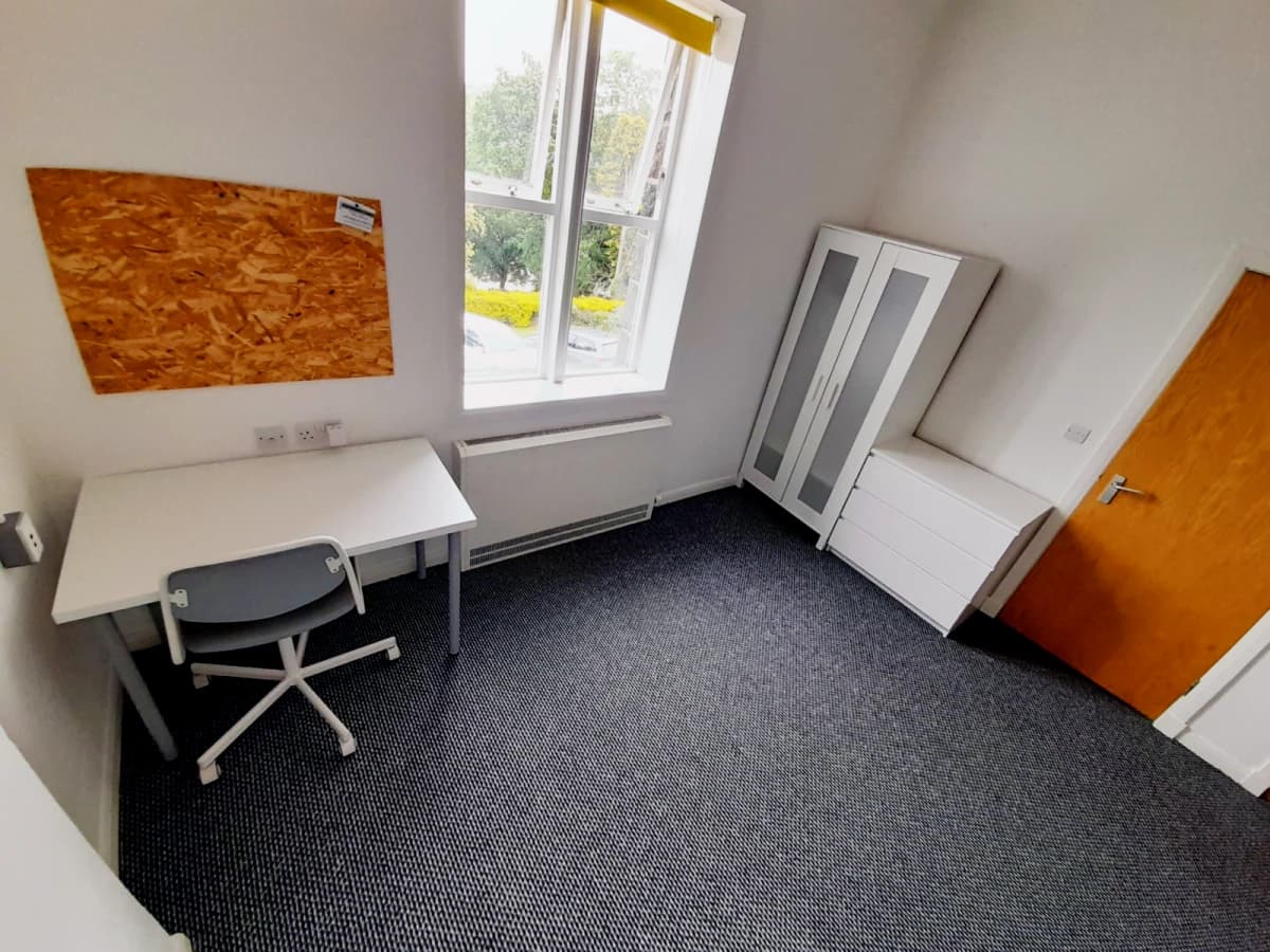 5 Bed Apartment