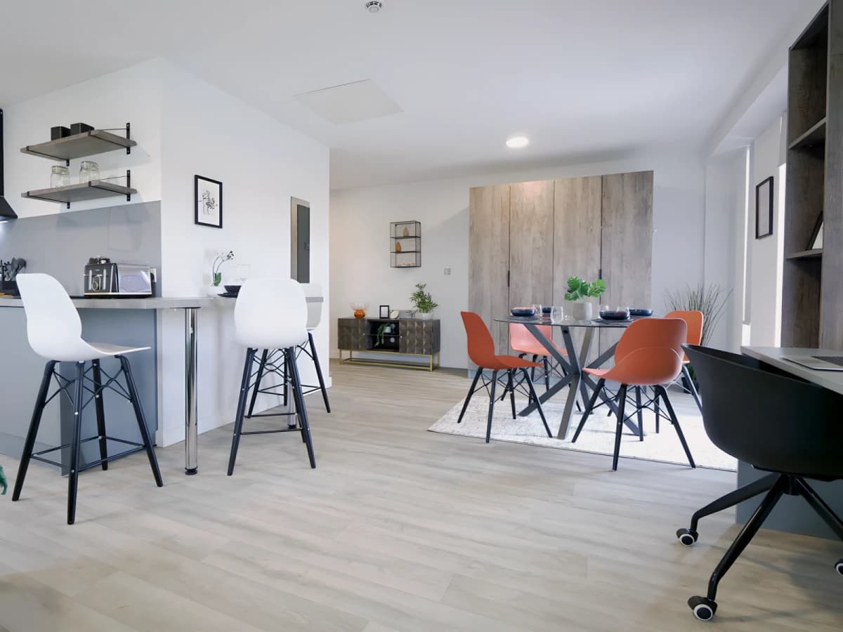 Rhodium Plus Room